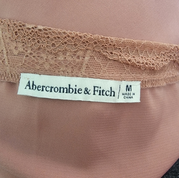 Abercrombie & Fitch top in medium. Rose colored - Picture 5 of 6